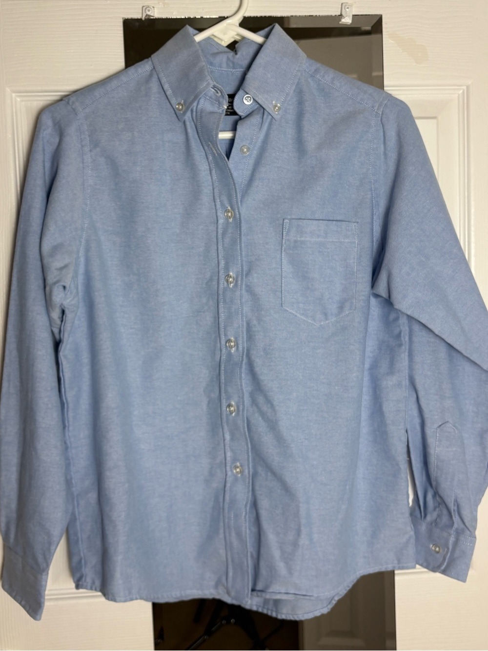 Lady Edward’s Light Blue Button-Down Oxford Shirt Size 4